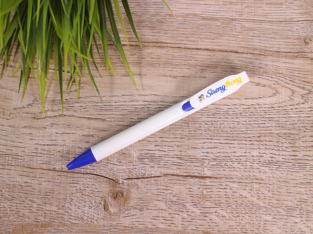 plastic pen with logo